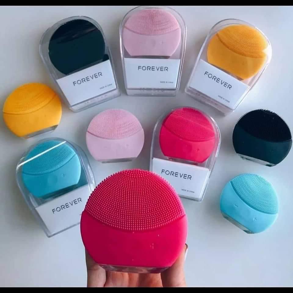 FOREVER – Luxury Silicone Facial Cleansing Brush | Deep Cleanse & Glow Daily